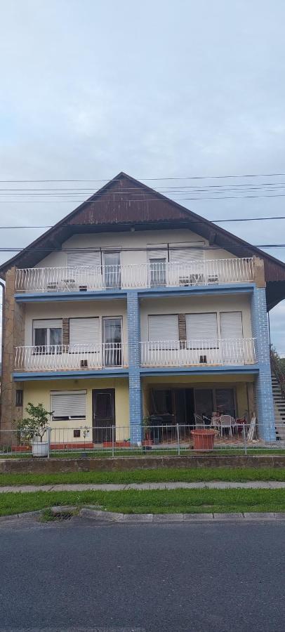 Bluebird Apartman Zalakaros Exterior photo